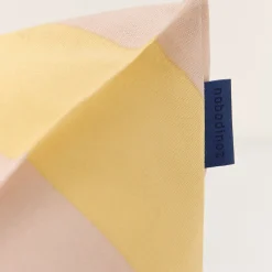 Pouf d'extérieur pour enfant en tissu déperlant à rayures jaune et rose 68 x 40 x 60 cm Vibes - Nobodinoz