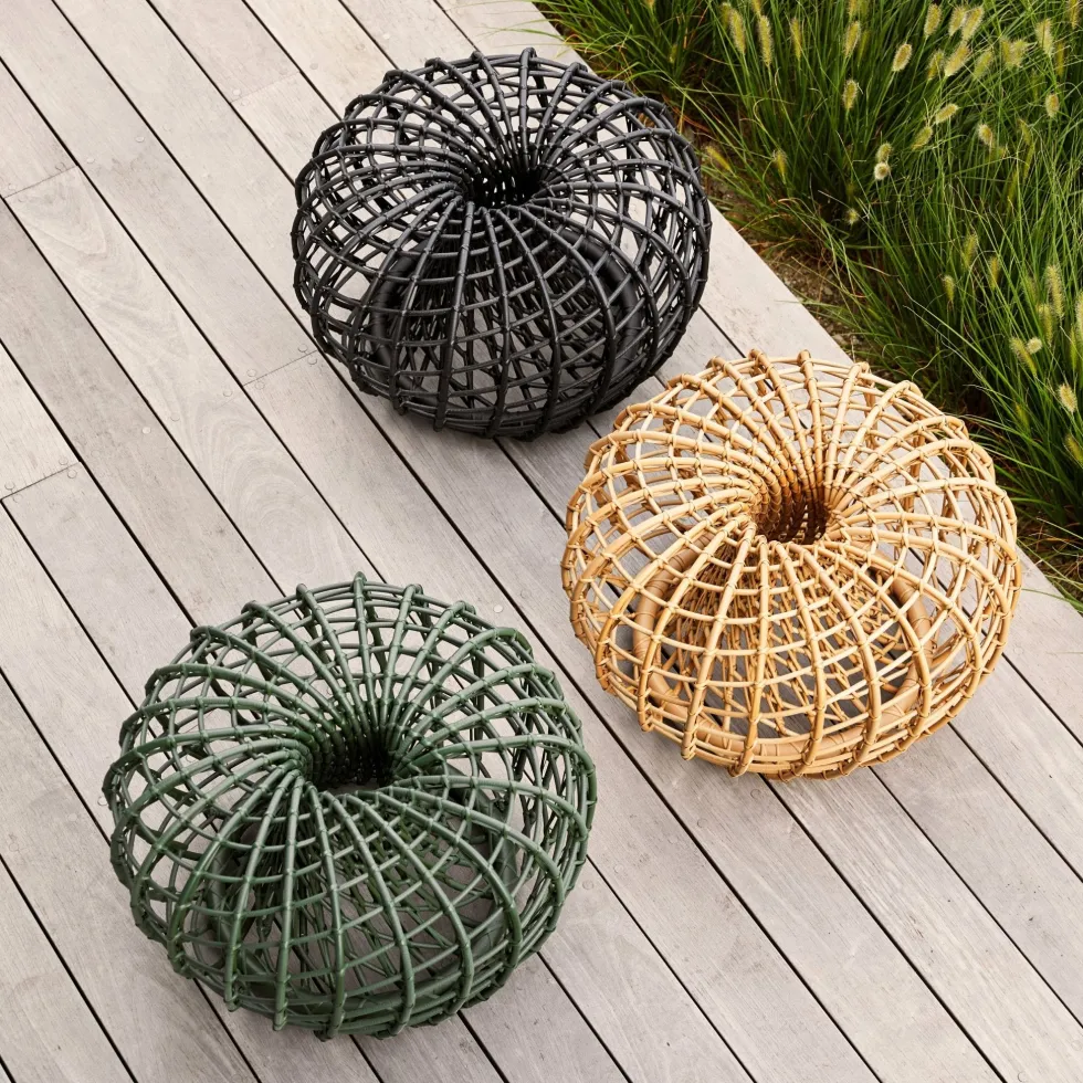 Pouf en cannage noir Nest - Cane-Line