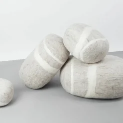 Pouf en laine beige marbré XXL Béla - myfelt