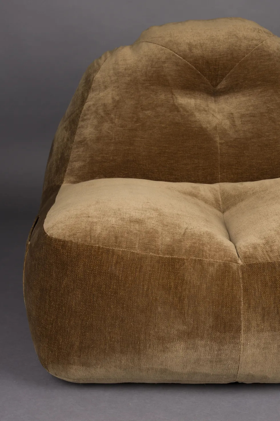Pouf en polyester effet velours marron 120x99x78cm Tombbag - Dutchbone