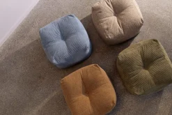 Pouf en velous strié marron foncé 50x35cm Buddy - Karup
