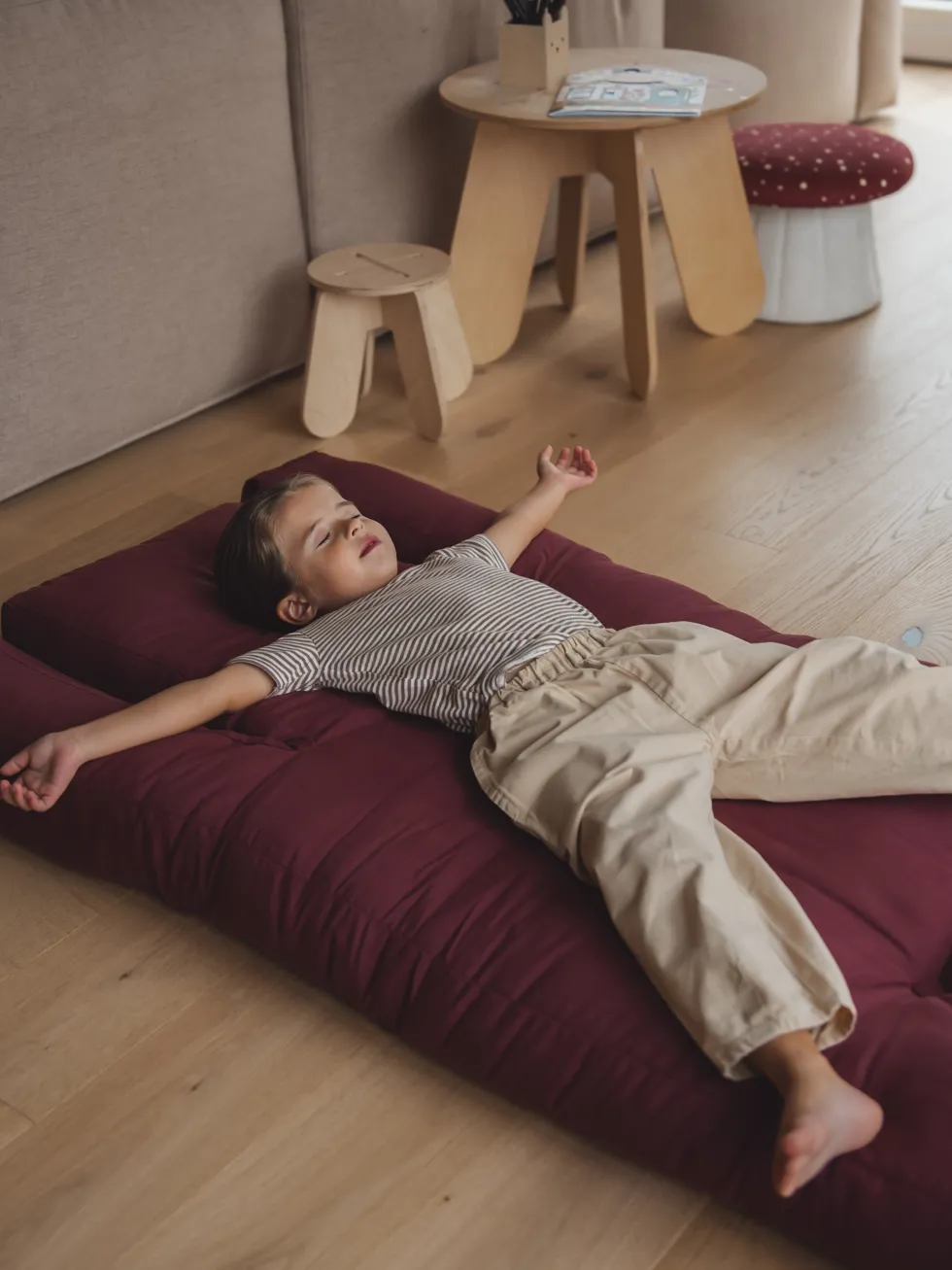 Pouf fauteuil en coton bordeaux 65x78x40cm Mini Hippo - Karup Design