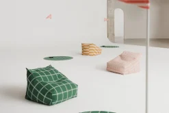 Pouf fauteuil pour enfant en coton bio à carreaux rose et rouge 74x40x60cm Vibes - Nobodinoz