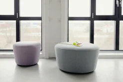 Pouf large en velours beige Naïve - Emko