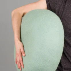 Pouf rond en laine turquoise-gris M Fine - myfelt