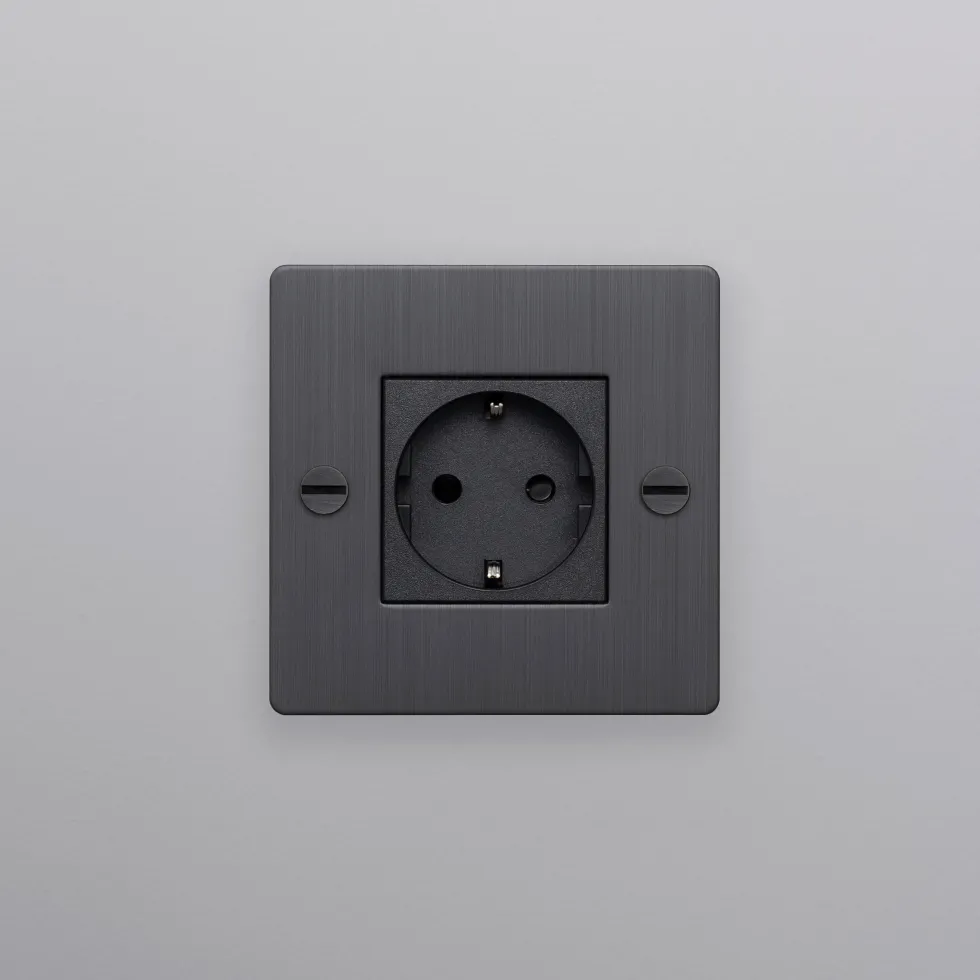 Prise 1G bronze fumé SANS LOGO Socket - Buster+Punch