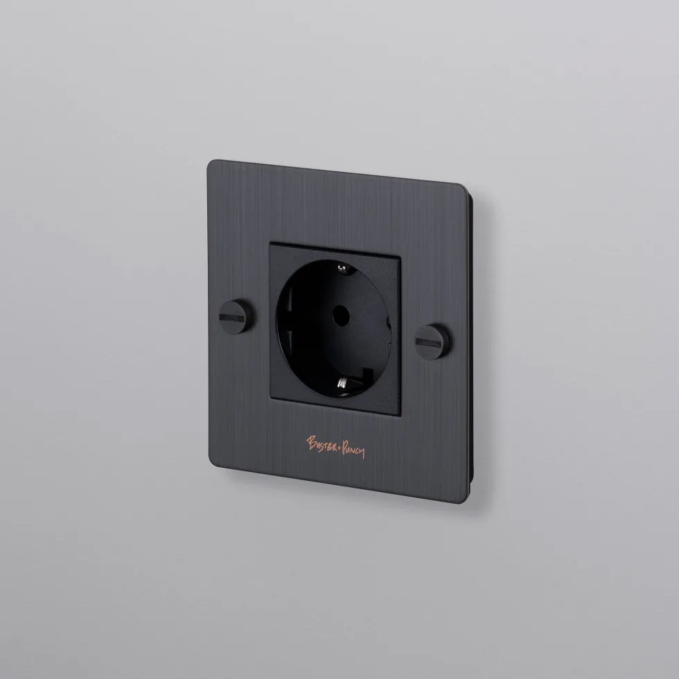 Prise 1G bronze fumé Socket - Buster+Punch