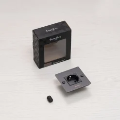 Prise 1G bronze fumé Socket - Buster+Punch