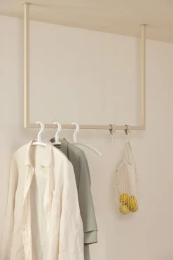 Rail à vêtements carré en acier beige cashew 80x120cm Rubi - Metallbude