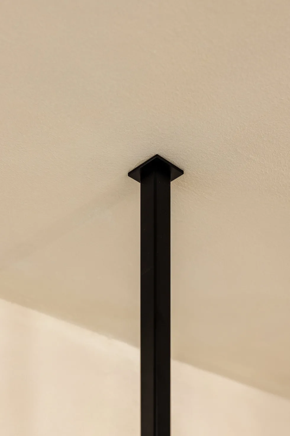 Rail à vêtements carré en acier noir 60x80cm Rubi - Metallbude