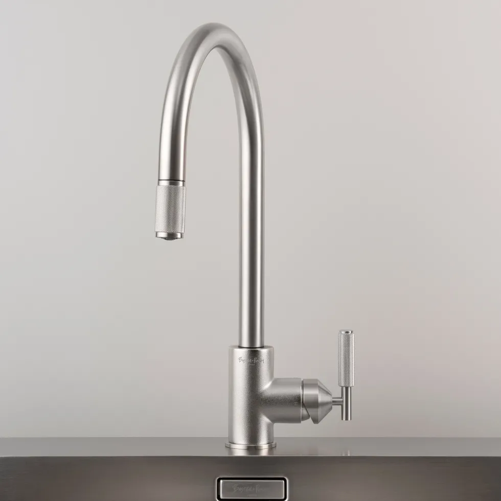 Robinet mitigeur de cuisine avec douchette en métal massif brut argent 37,2 x 25,3 cm - Buster+Punch