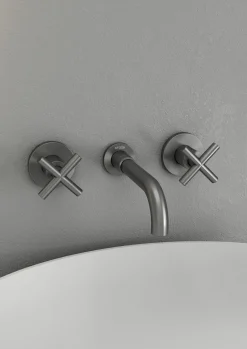 Robinet mélangeur lavabo mural en laiton gun métal Corbeau - Kroos
