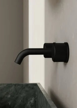Robinet mélangeur lavabo mural en laiton noir Leros - Kroos