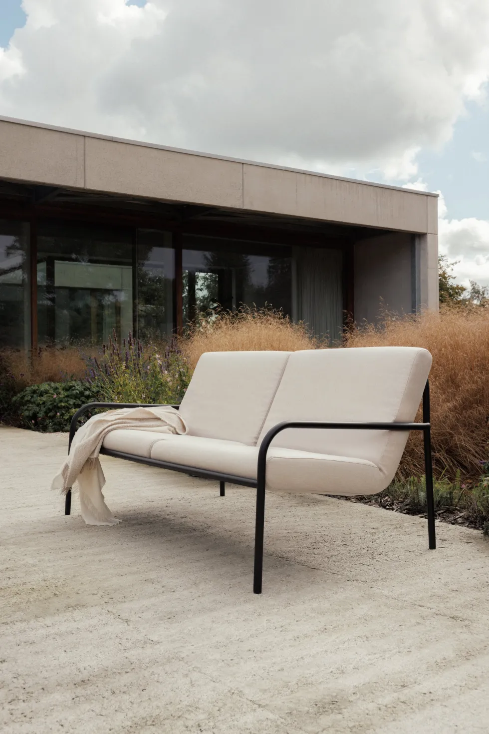 Salon de jardin 4 éléments en acier noir et assise sable - Metallbude