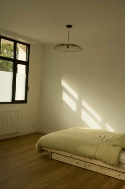 Sommier avec 4 tiroirs en pin naturel 180x200cm Kanso - Karup Design