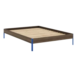 Sommier en acier vivid blue et pin carob brown 140x200cm Core - Karup Design