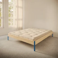 Sommier en acier vivid blue et pin raw 160x200cm Core - Karup Design