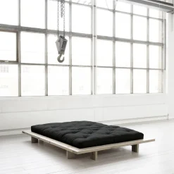 Sommier en bois brut et matelas Comfort noir 140x200 Japan - Karup Design