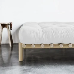 Sommier en bois clair et matelas Comfort naturel 180x200 Pace - Karup Design