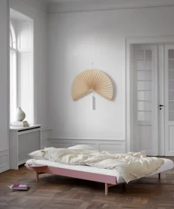 Sommier extensible en acier rose avec lattes 180cm et table de chevet - Moebe