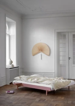 Sommier extensible en acier rose avec lattes 160cm et tables de chevet - Moebe