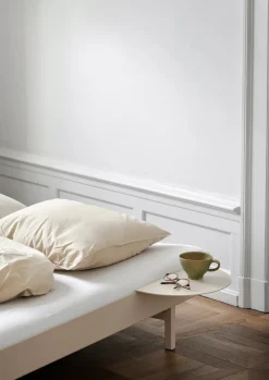 Sommier extensible en acier sable sans lattes 90-180cm et table de chevet - Moebe