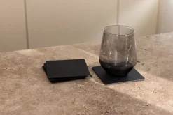 4 sous verres carrés en acier noir 10x2cm Kiva - Metallbude