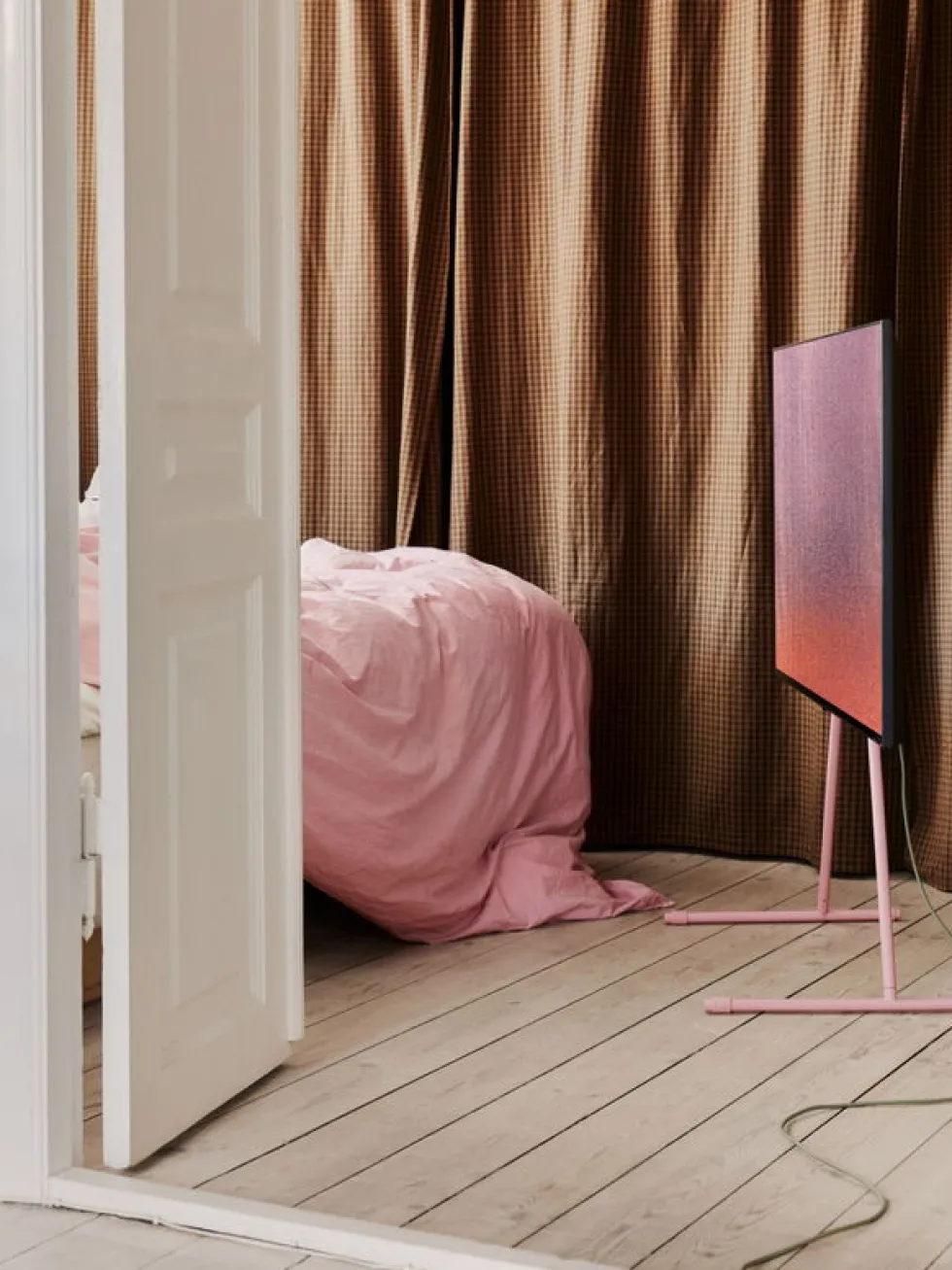 Support pour tv en métal rose 45x102cm Viva - Pedestal
