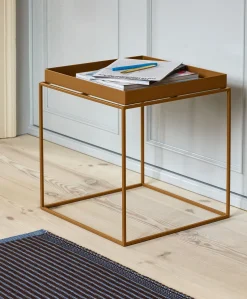 Table basse carrée en métal caramel 40 x 40 x 44 cm Tray - HAY