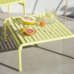 Table basse de jardin bleue Week-End - Petite Friture