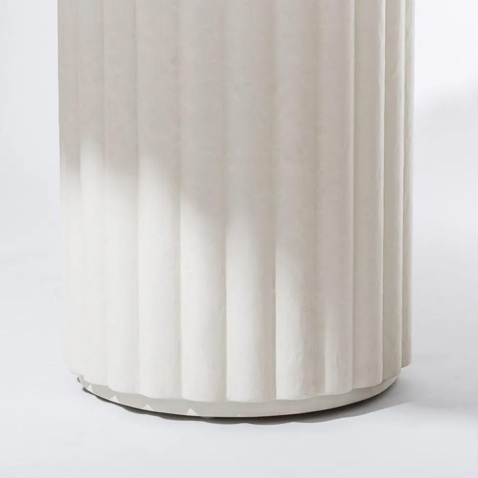 Table basse de jardin ronde en béton blanc antique 95cm Daisy - Business & Pleasure