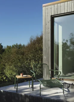 Table basse d'extérieur en acier vert 55 x 45 cm Robinia Vig - Normann Copenhagen
