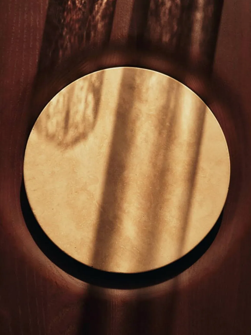 Table basse en en travertin et frêne carbonisé 55x155x34cm Grova - Ferm living