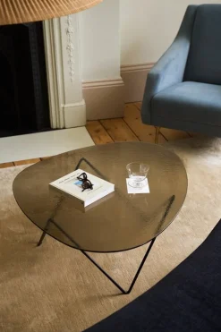 Table basse en verre structuré bronze et acier noir mat 106cm Pedrera - Gubi