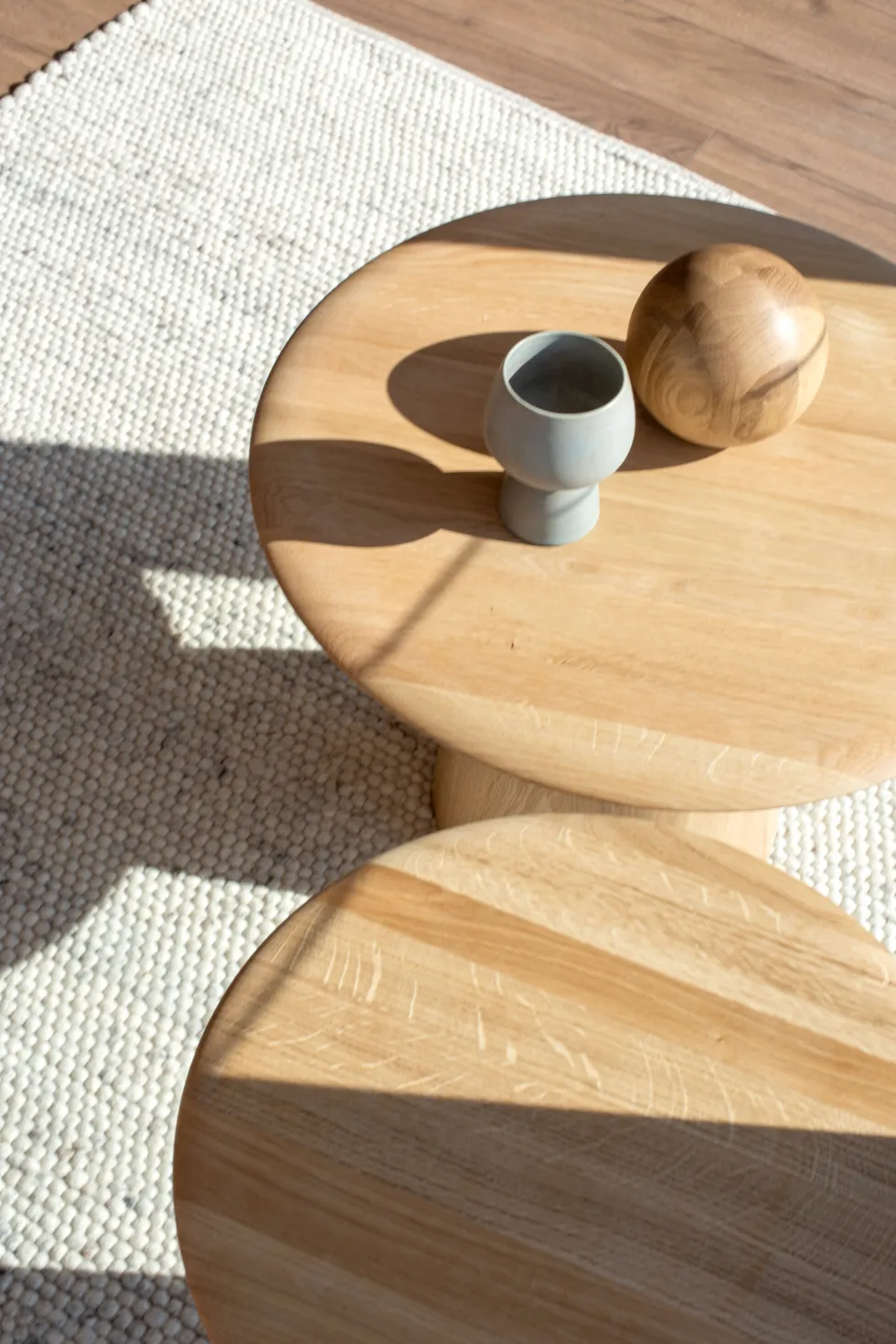 Table basse ronde en chêne massif 55x40cm Mushroom - Gazzda