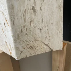 Table basse ronde en pierre blanche 60 cm Epic Modèle d'exposition - Gubi
