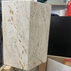 Table basse ronde en pierre blanche 60 cm Epic Modèle d'exposition - Gubi