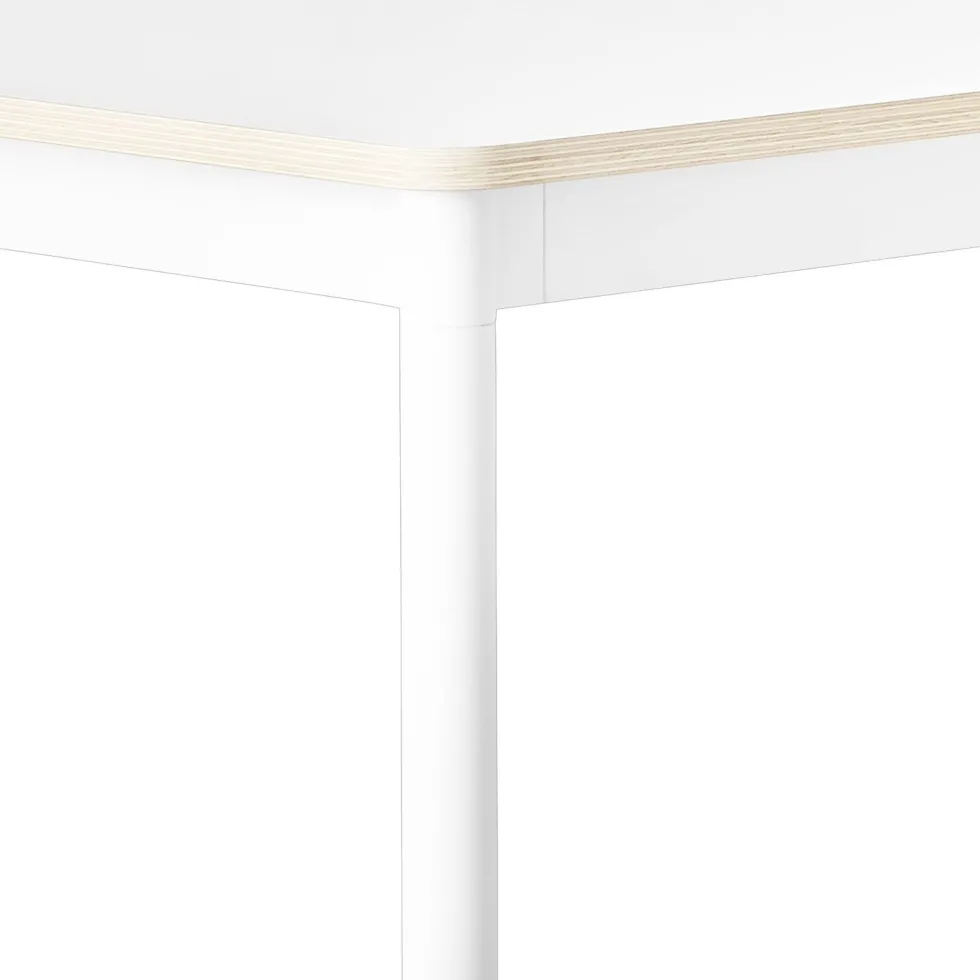 Table blanche bords en bois 160 cm Base - Muuto