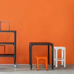 Table carrée en acier mat kaki 79 cm Hegoa - Matière Grise