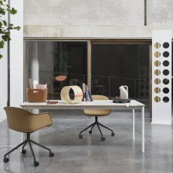 Table 250 cm blanche et bois piétement blanc Base - Muuto