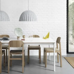 Table 140 cm blanche piétement noir Base - Muuto