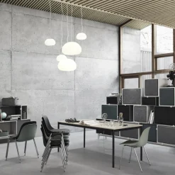 Table 140 cm en chêne piétement noir Base - Muuto