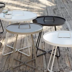 Table d'appoint 46,5 cm en aluminium noir On-the-move - Cane-Line