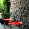 Table d'appoint d'extérieur en aluminium rouge 45cm EYELET - Houe