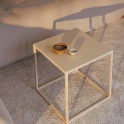 Table d'appoint en acier beige cashew 40x40cm Soli X - Metallbude
