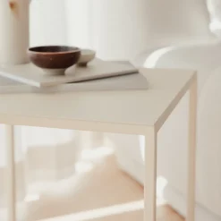 Table d'appoint en acier beige cashew 40x40cm Soli X - Metallbude
