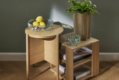 Table d'appoint en chêne Merge - Hübsch