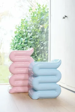Table d'appoint en fibre de verre rose Pillar - &Klevering