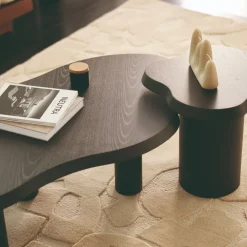 Table d'appoint en frêne lassuré noir 50x45cm Mahaut - Gabrielle paris