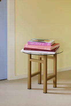 Table d'appoint en frêne olive Elevate - Hübsch